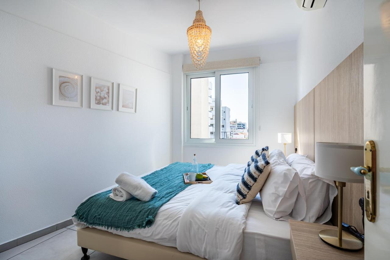 Whispering Palms 1-Br Apt By Finikoudes Beach Larnaca Exterior foto